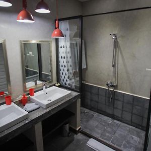 Deluxe Family Suite